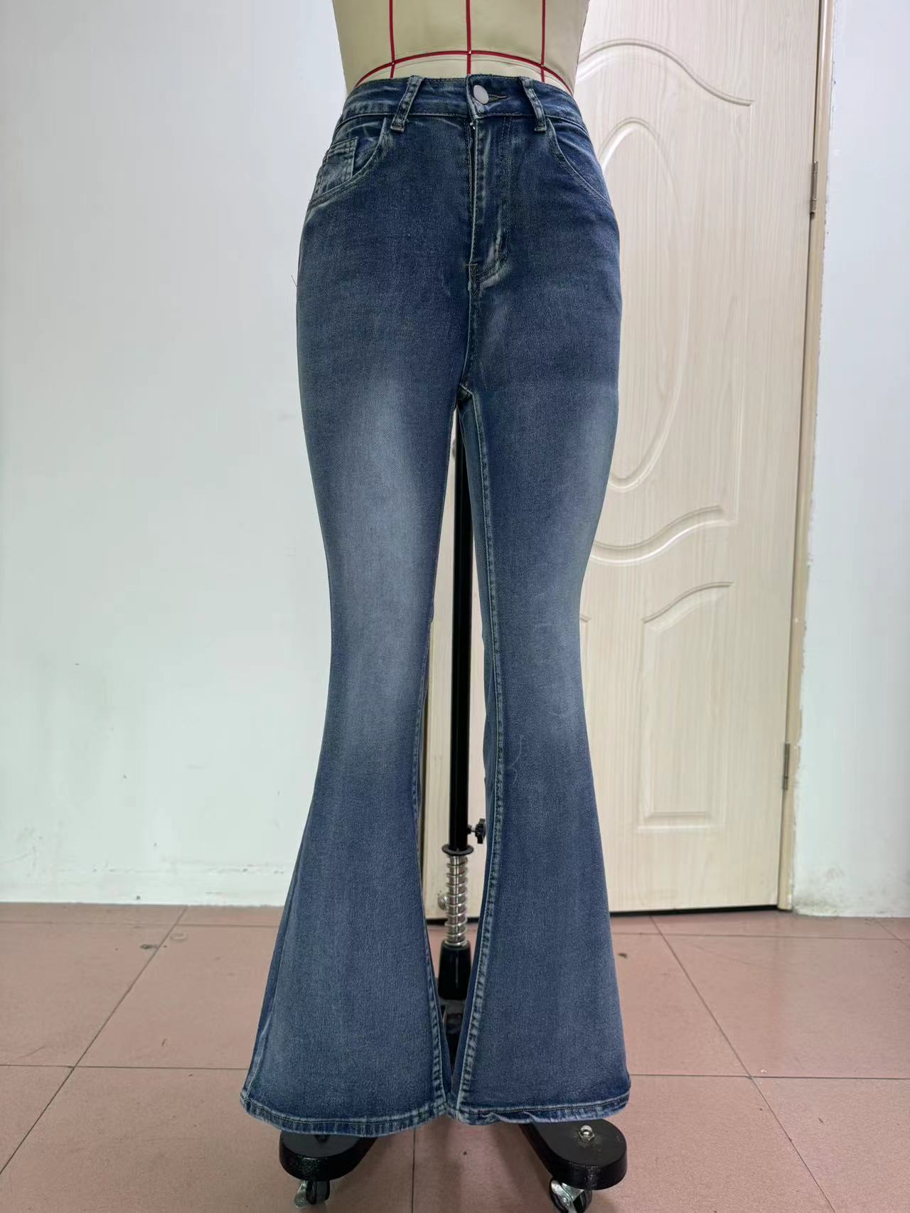 Women's Vintage Jeans High Elastic Pocket Embroidered Vintage Jeans