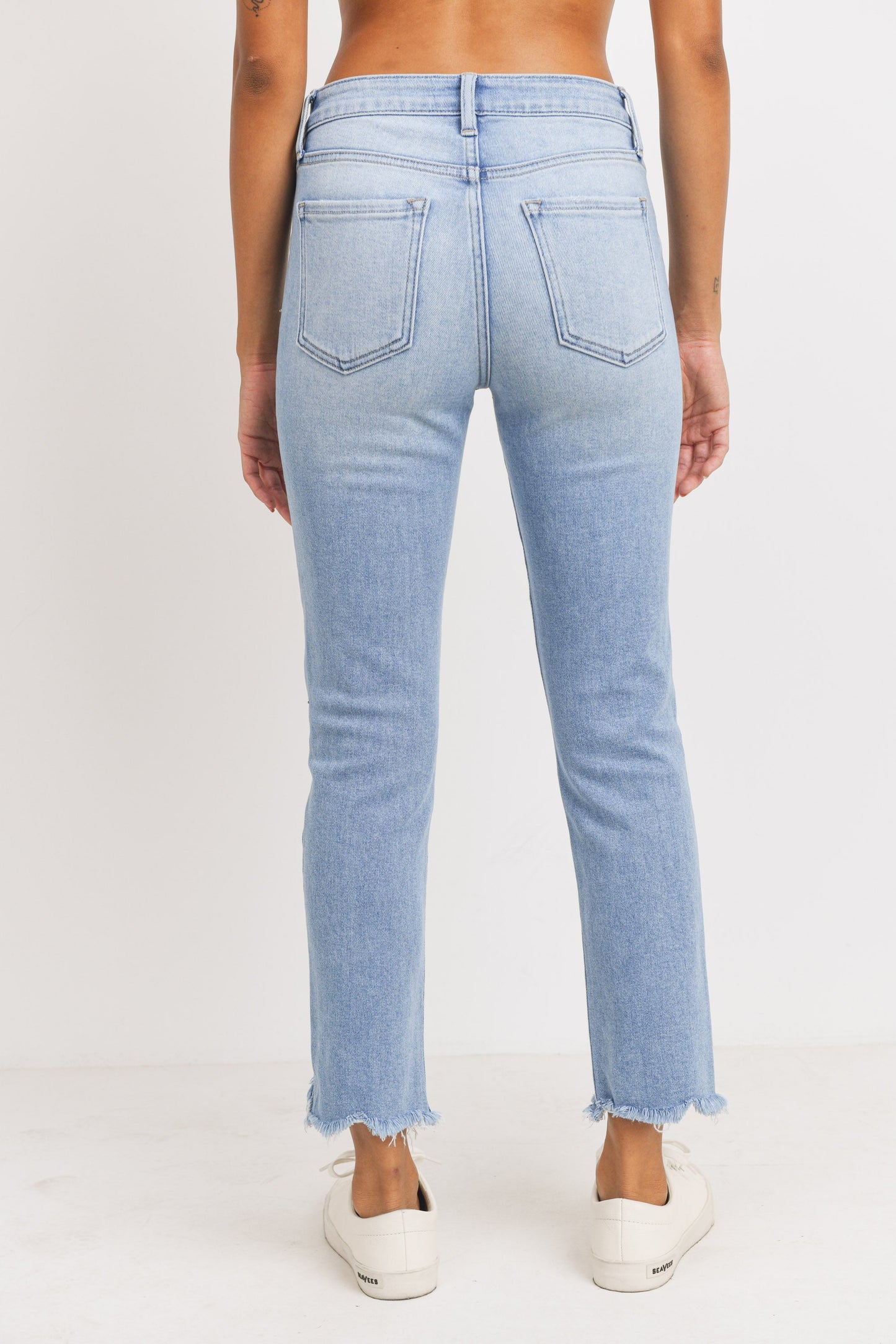 JUST USA MID-RISE STRAIGHT LEG JEAN