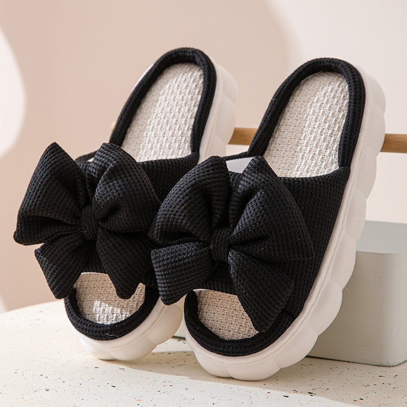 Solid Three-Dimensional Bow Baring Sandal