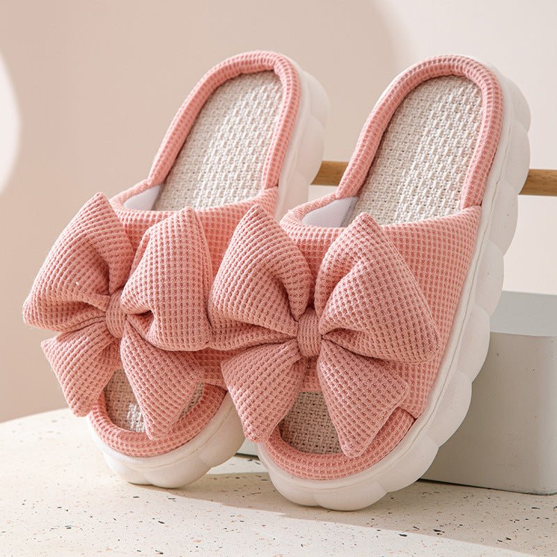 Solid Three-Dimensional Bow Baring Sandal