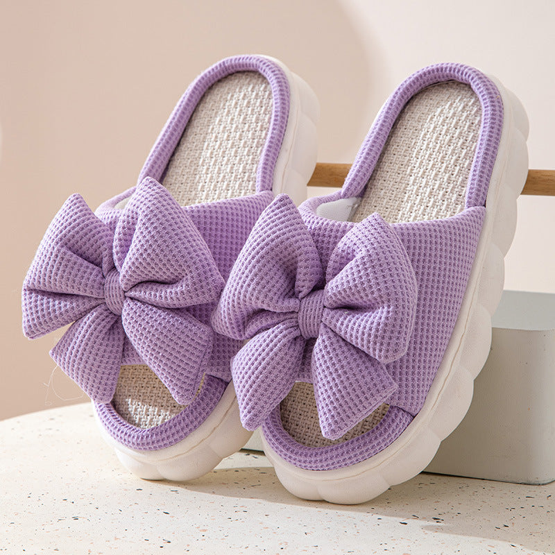 Solid Three-Dimensional Bow Baring Sandal