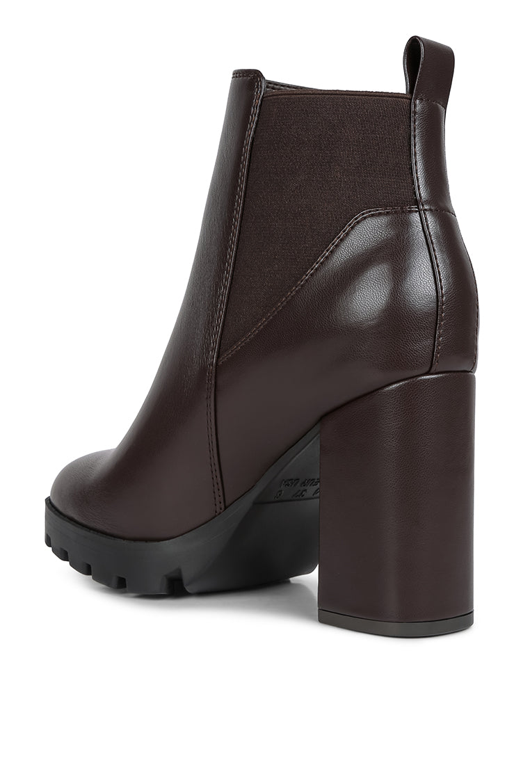 bolt chelsea boot